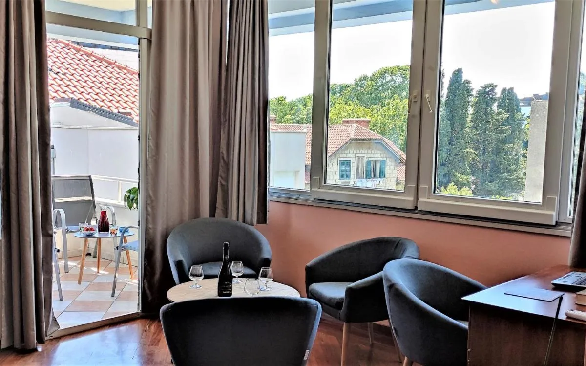 Image 3 of Blue Stella Luxury Apartment