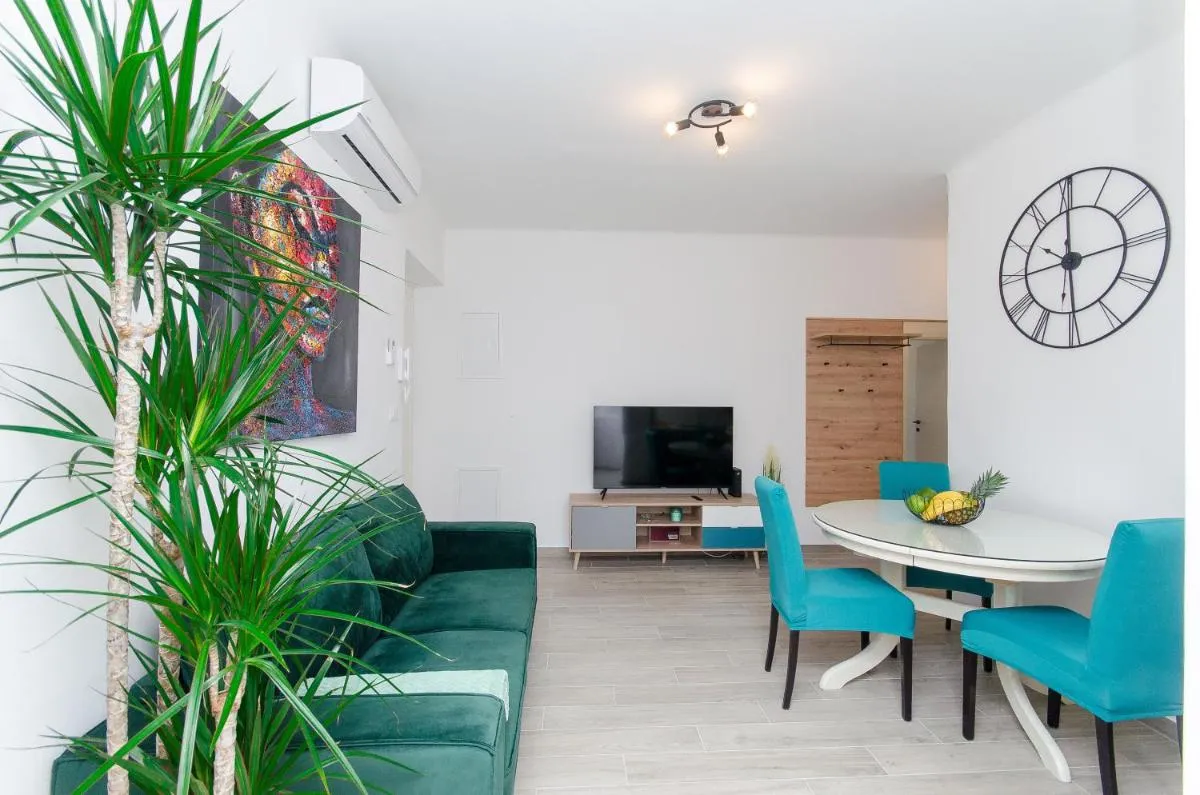 Image 4 of Blue moon Split Apartment