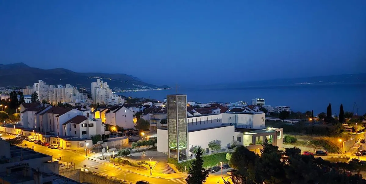 Image 5 of BoB Luxury Design & Sea View Apartment