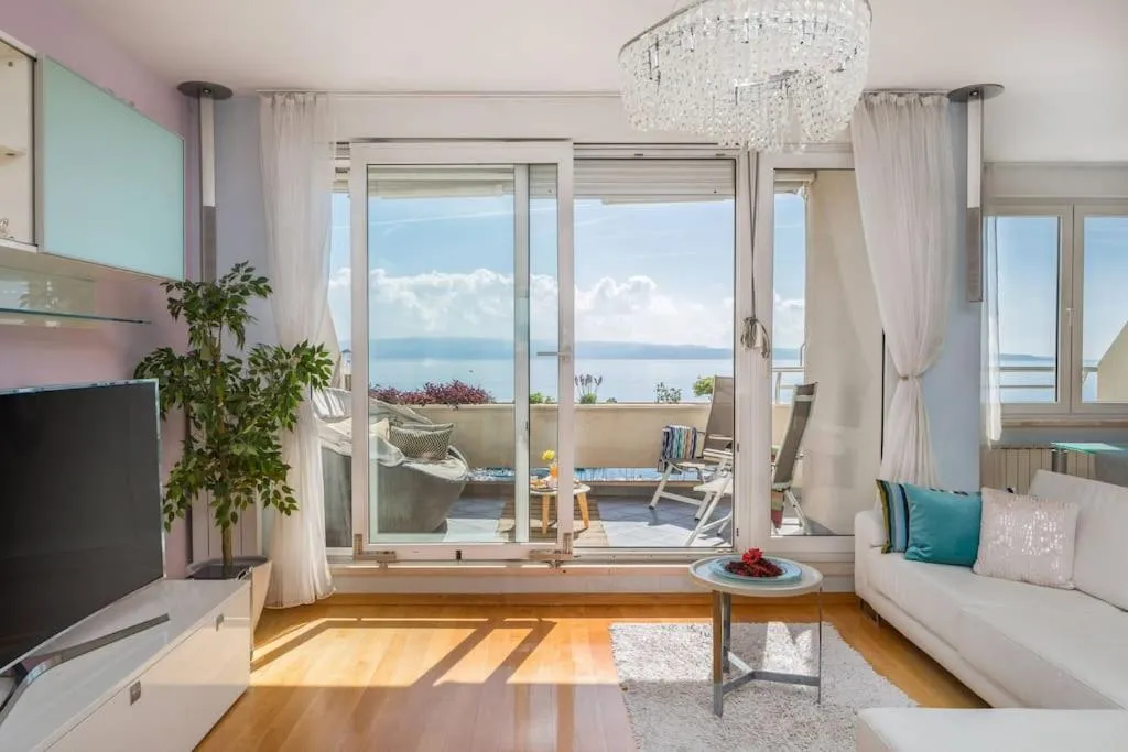 Image of Brilliant Blue Luxury Apartment