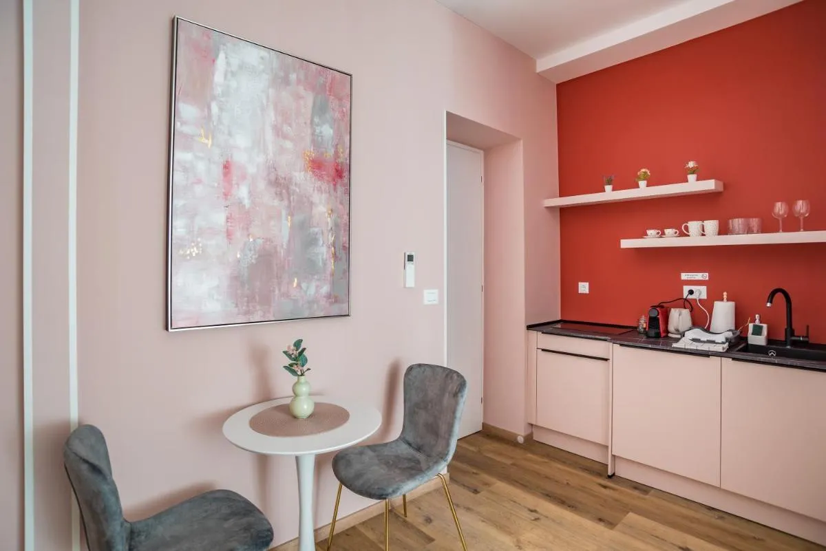 Image 5 of Center De Lux Studios “ Zara “