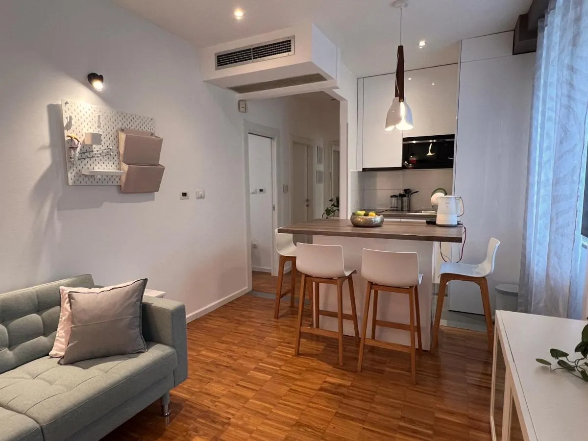 Image 3 of Central Cozy Apartment Near the Beach
