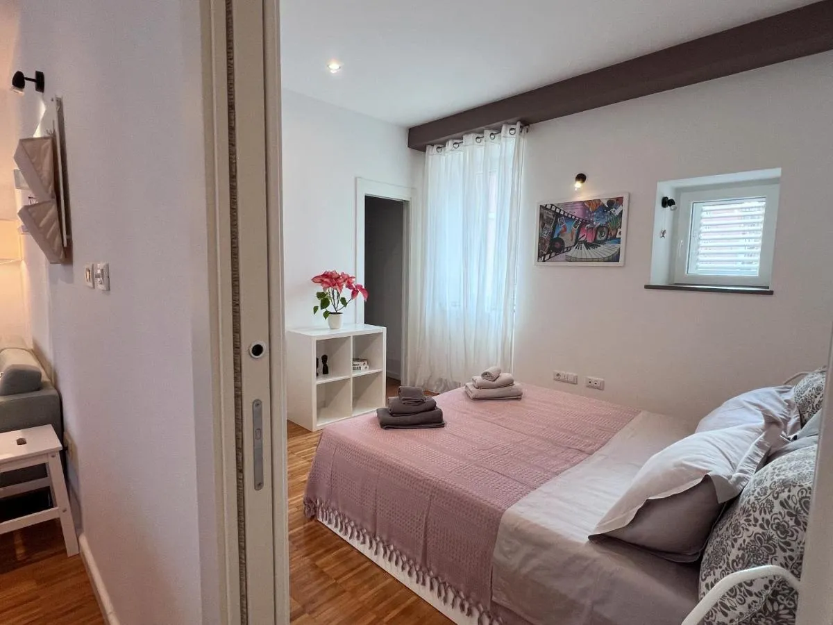 Image 6 of Central Cozy Apartment Near the Beach