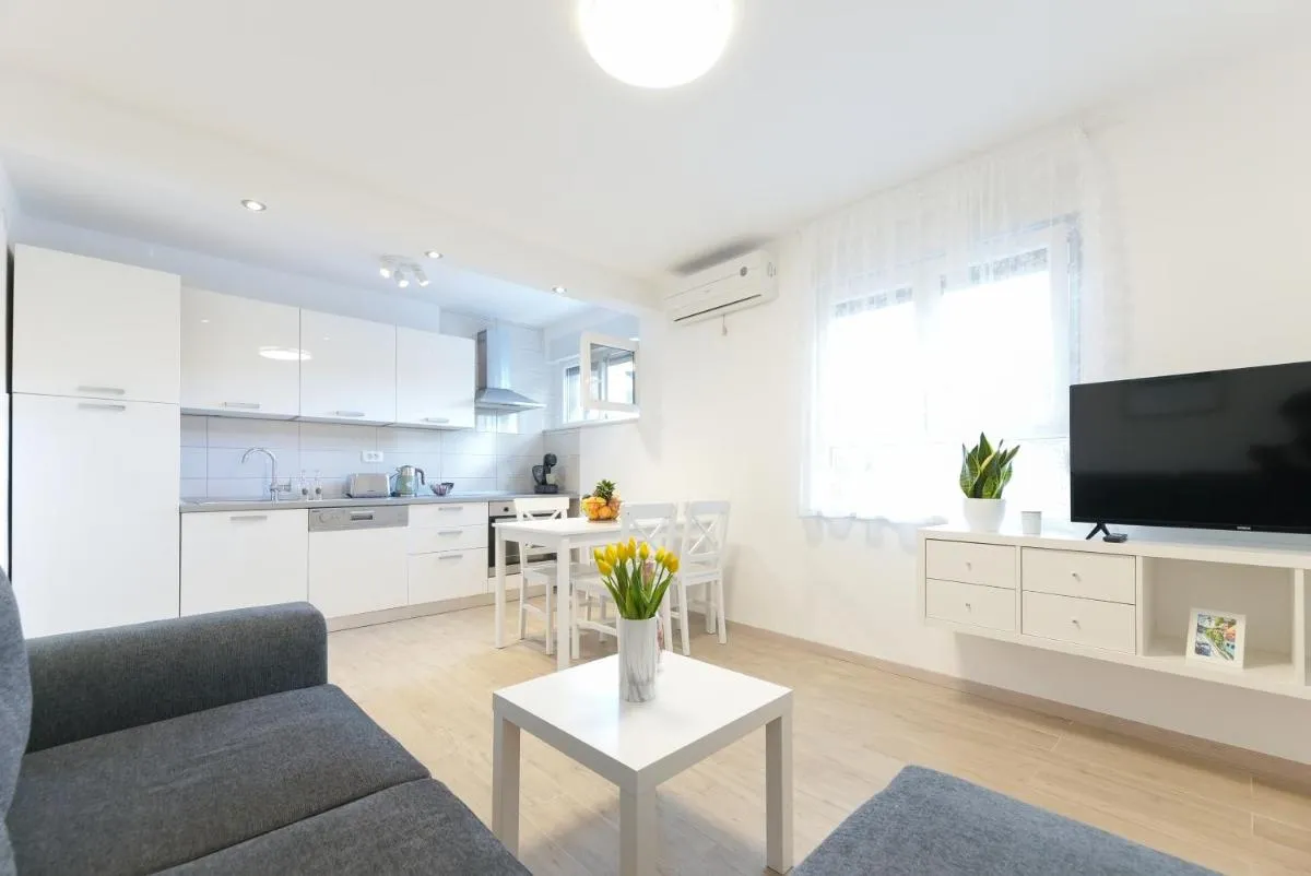 Image 2 of City Break apartment