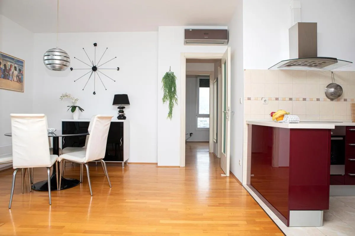 Image 2 of City Center Apartment Flash
