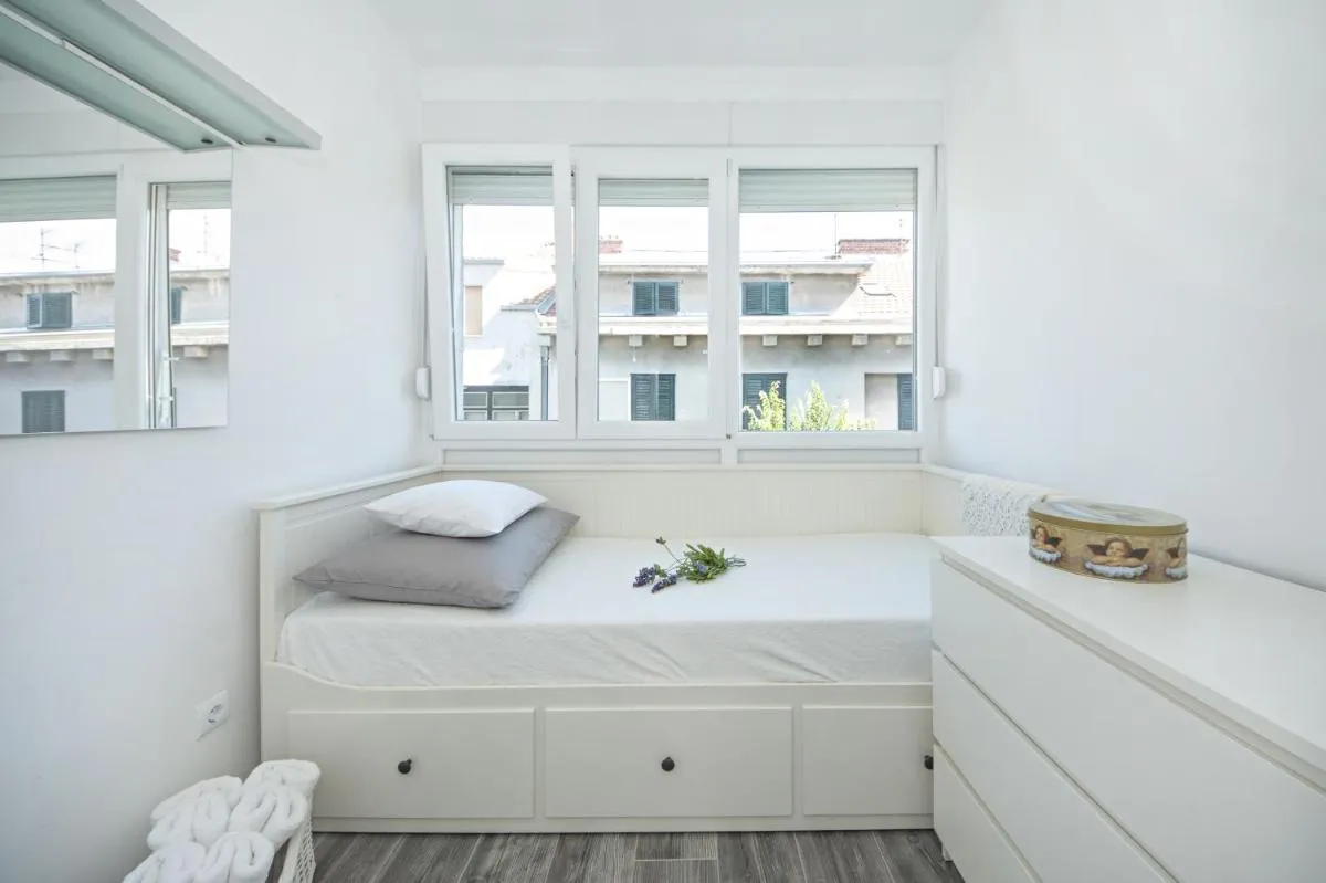 Image 6 of City Smart Apartment