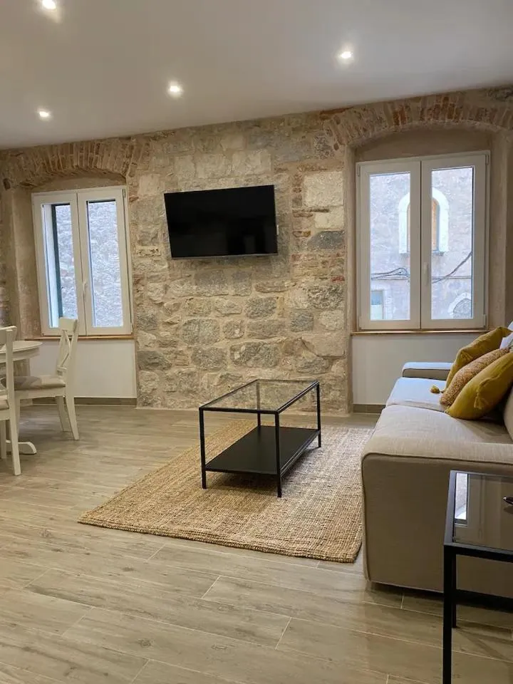 Image 4 of Cloe Apartment