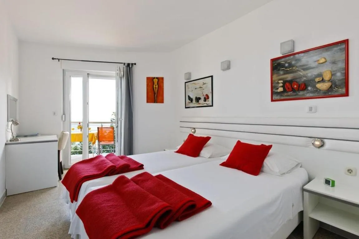 Image of Comfy Beach Apartments with its own balcony