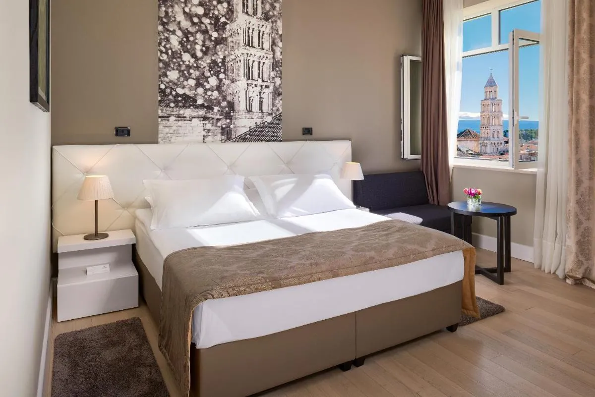 Image 3 of Cornaro Hotel