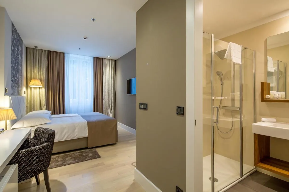 Image 2 of Cornaro Hotel