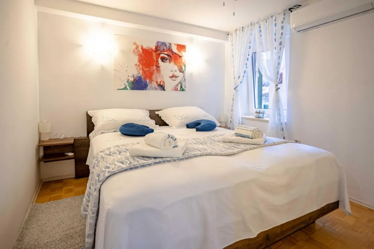 Image 5 of Daloro Suite