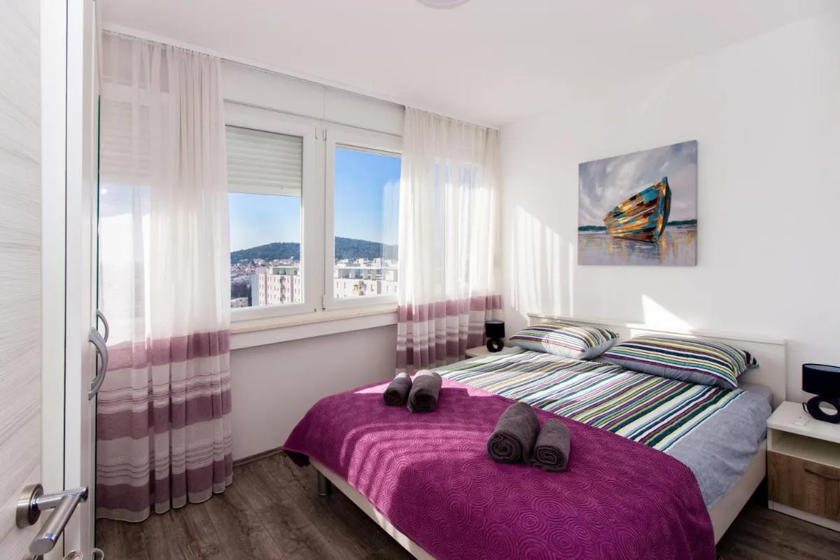 Image 5 of Deluxe Apartment Miro