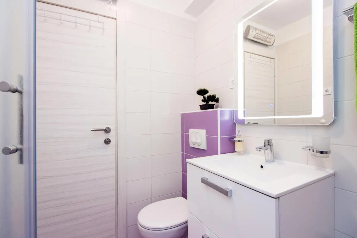 Image 2 of Deluxe Apartment Miro