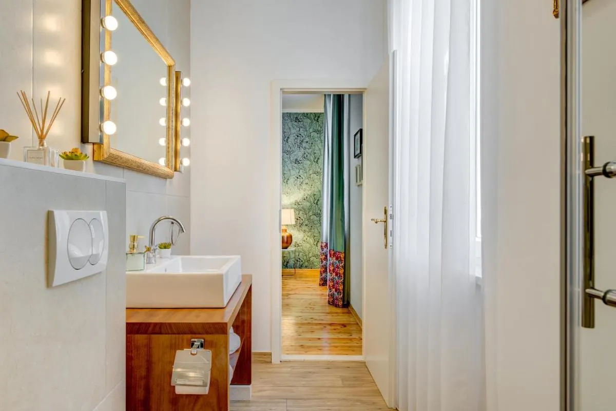 Image 2 of Deluxe Rooms Tramonto