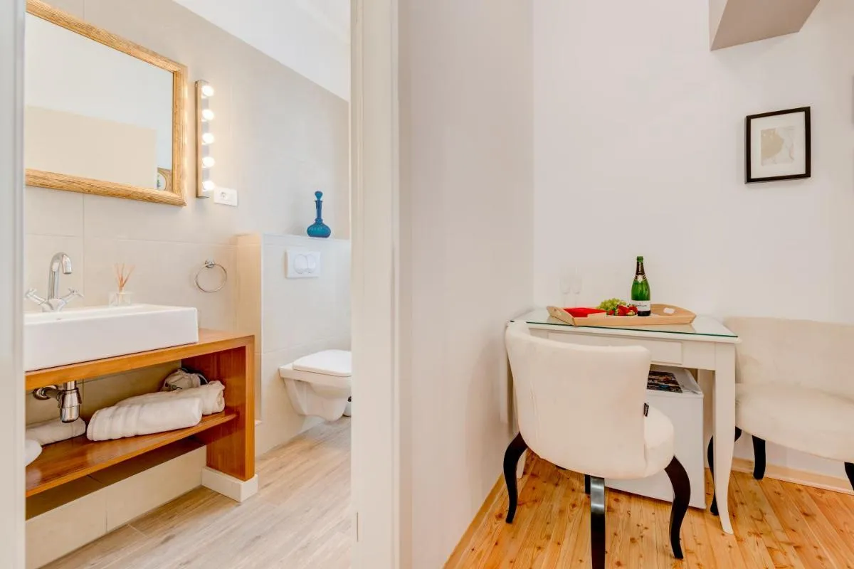Image 4 of Deluxe Rooms Tramonto
