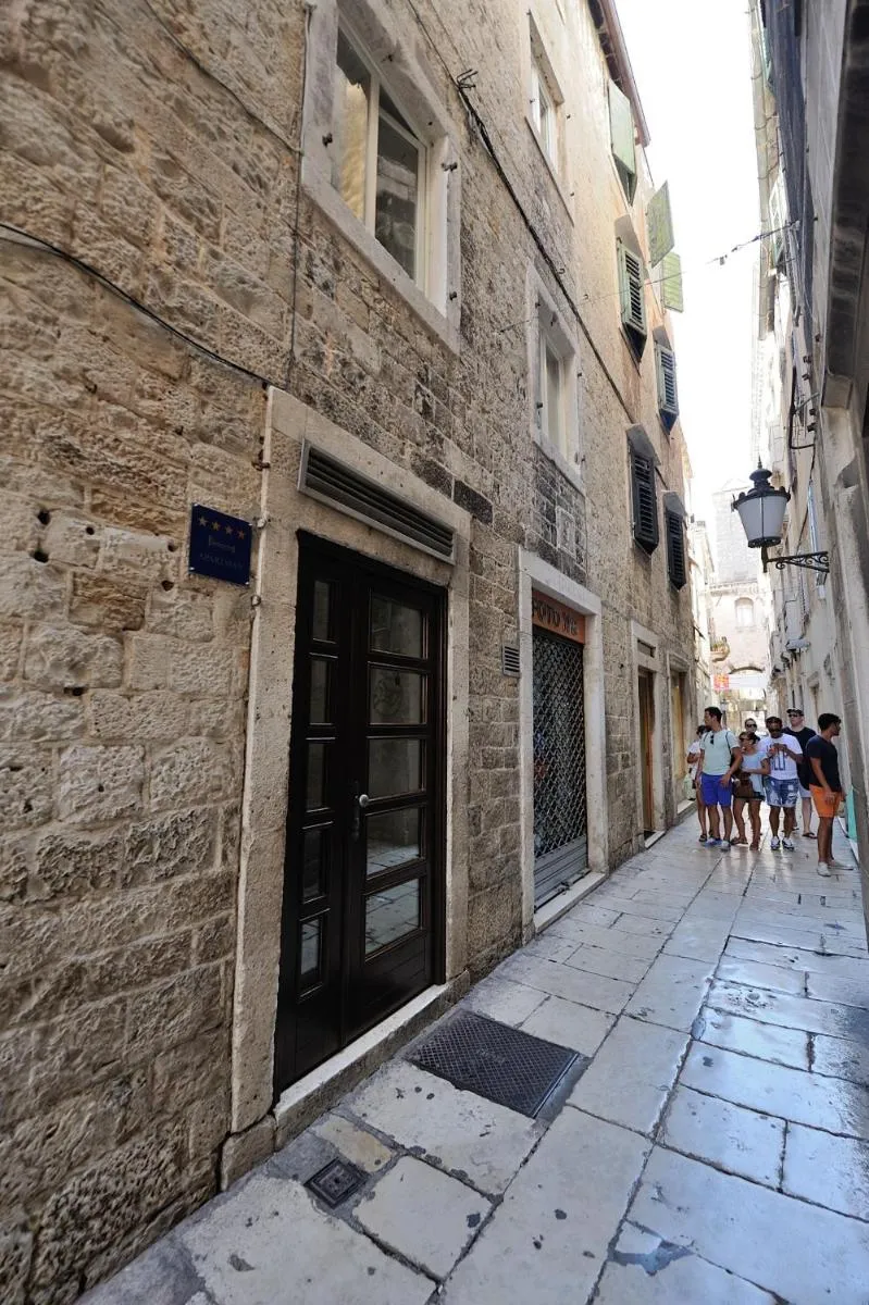 Image 5 of Desiderata Studio Apartment