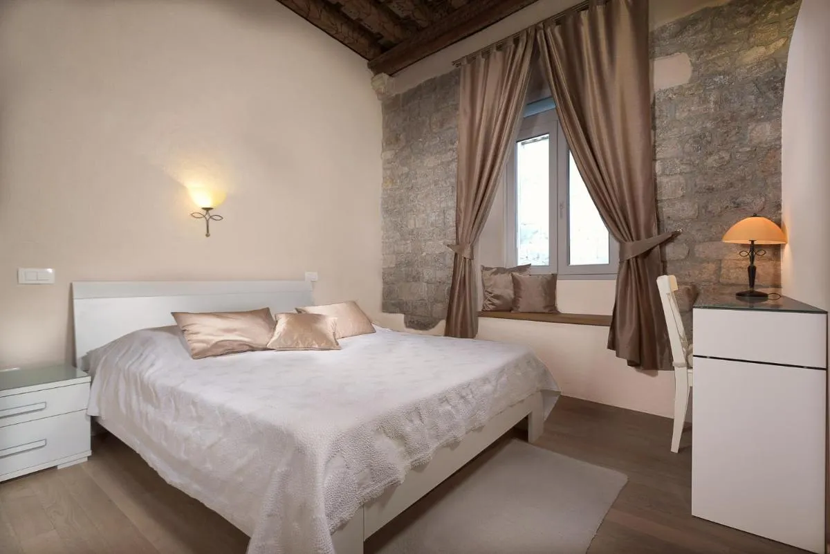 Image 6 of Desiderata Studio Apartment