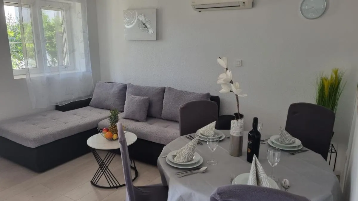 Image of Dominos Apartment