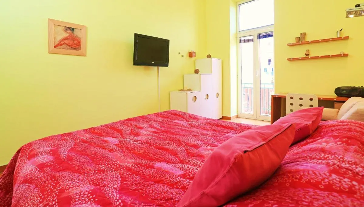 Image 4 of Double bedroom apartment on great location with balcony!!