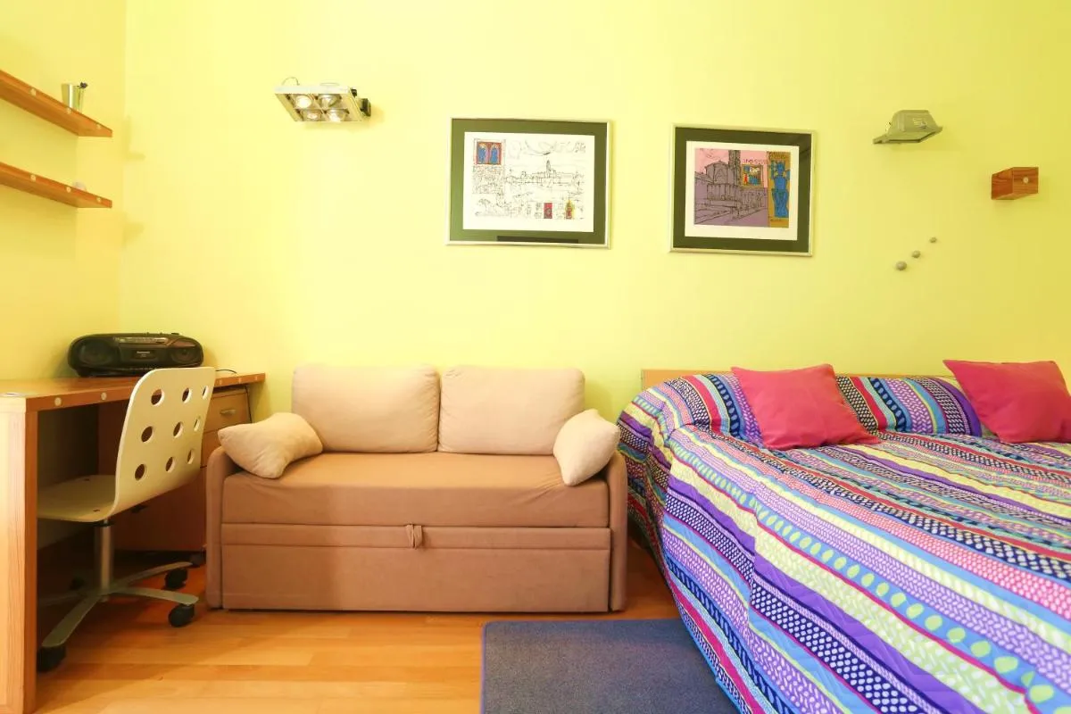 Image 6 of Double bedroom apartment on great location with balcony!!