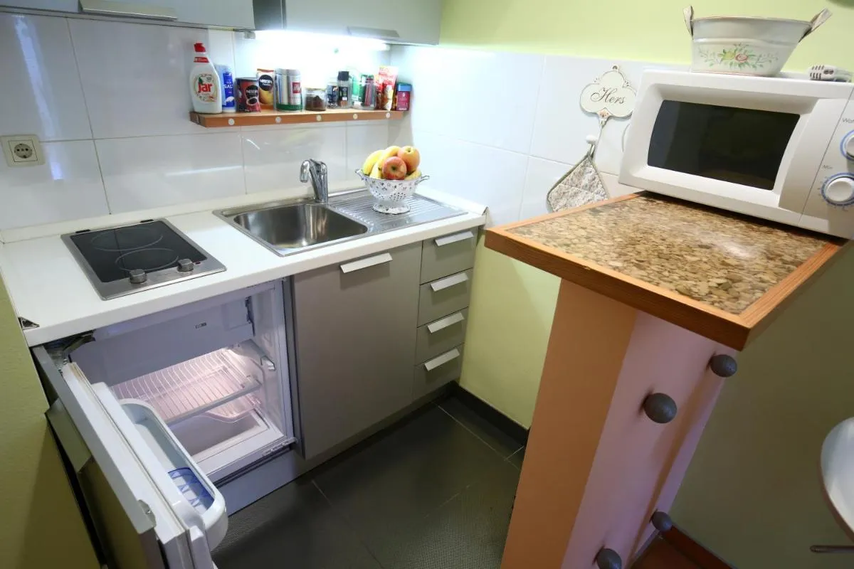 Image 3 of Double bedroom apartment on great location with balcony!!