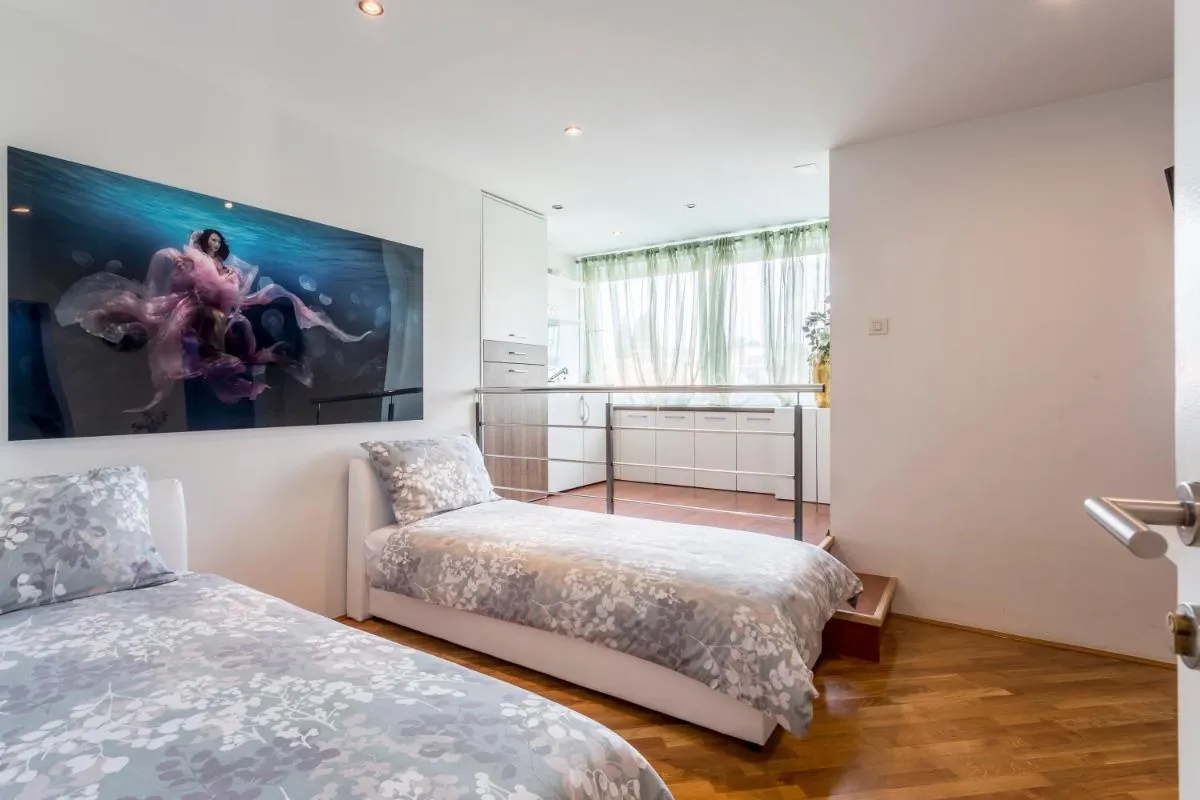 Image 1 of Dreams Apartment Bacvice