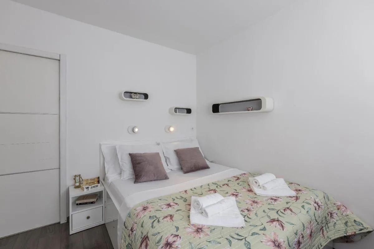 Image 1 of First choice apartment
