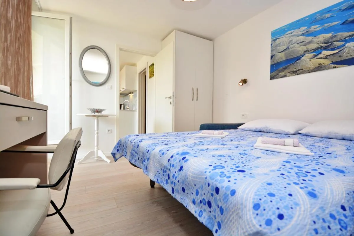 Image 1 of Frana apartment