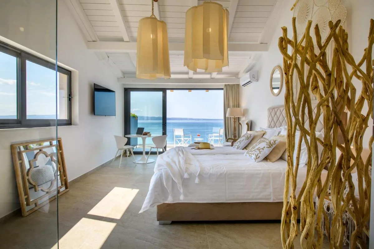 Image 6 of Gallery Luxury Suites & Rooms-Only Adults
