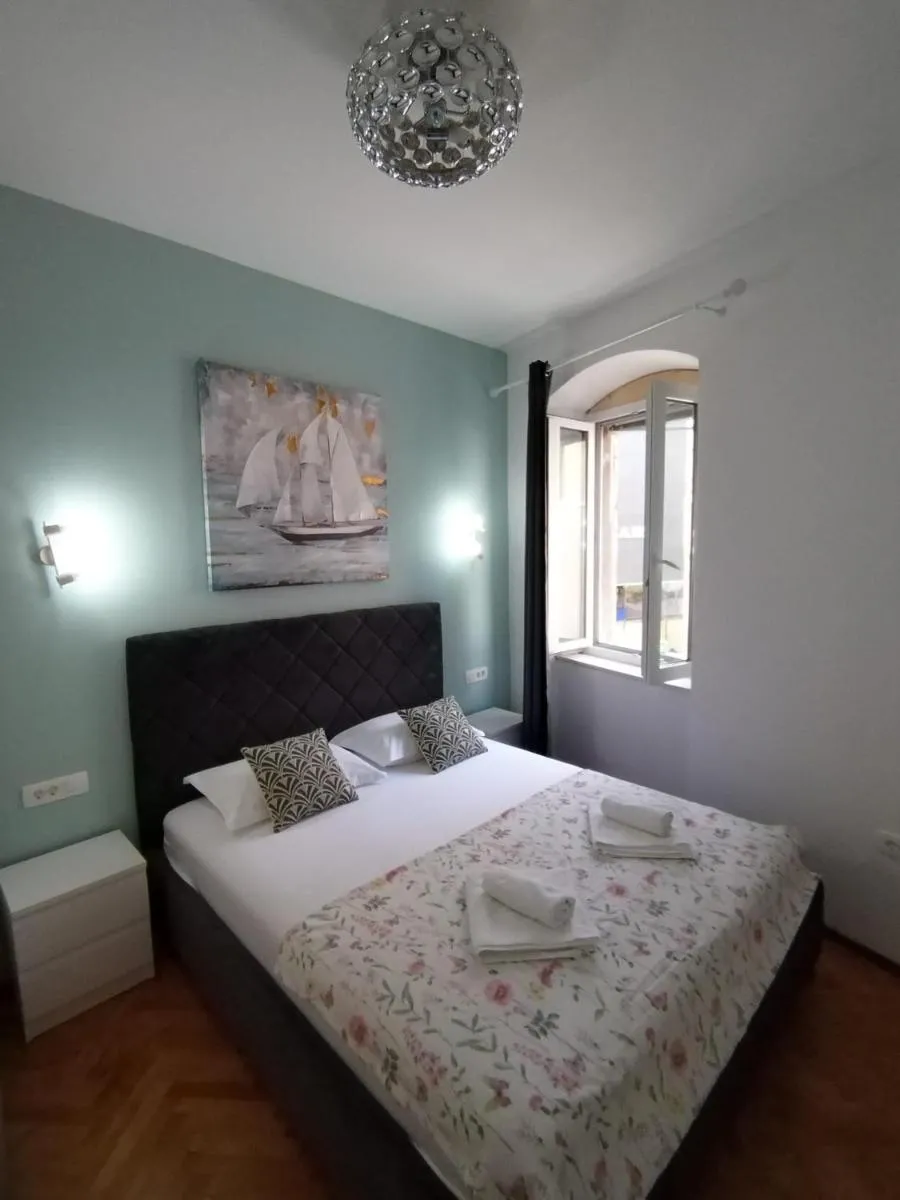 Image 6 of Garden Apartment