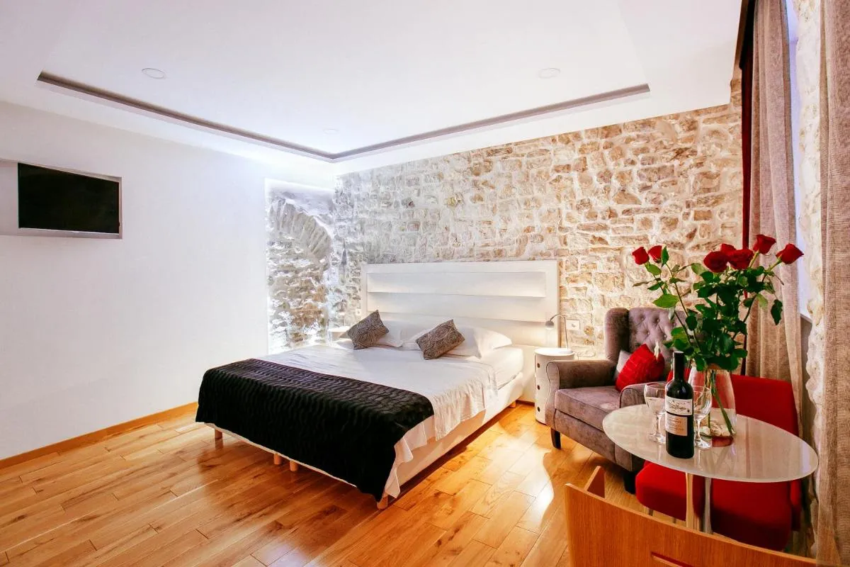 Image 2 of Get Split Luxury Apartment