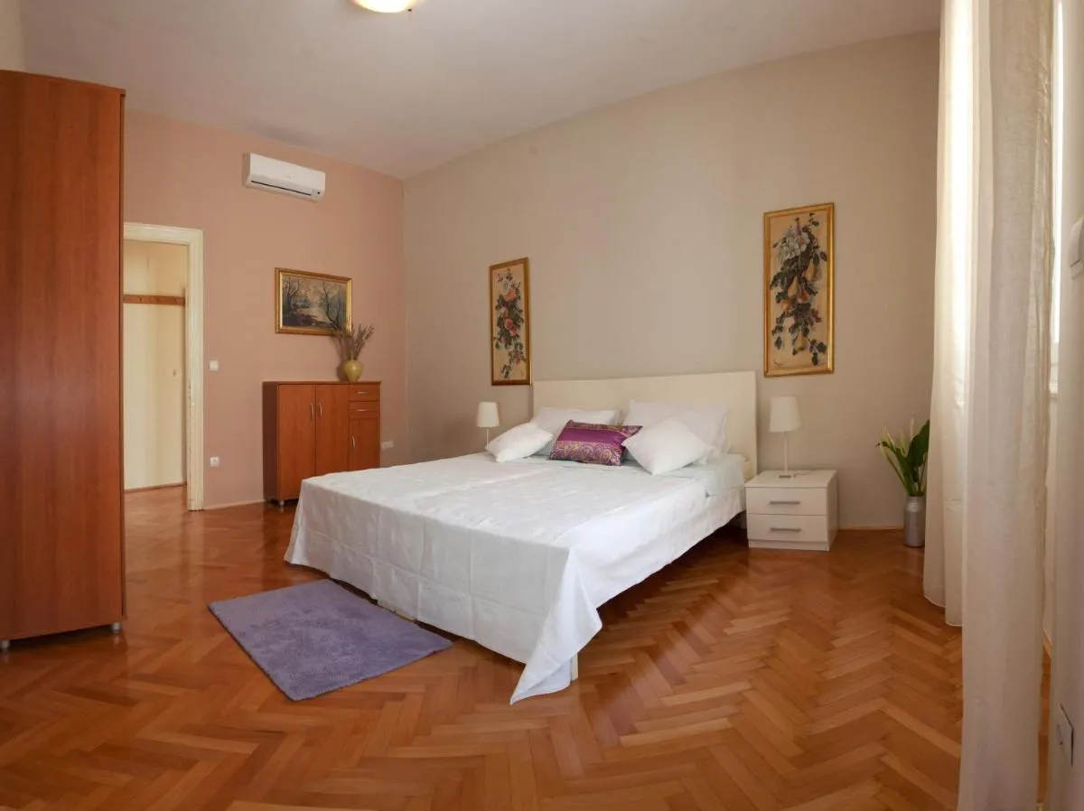 Image 6 of Gianina Apartment