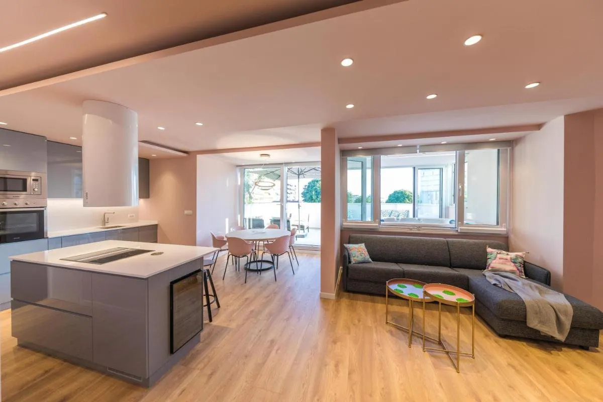 Image 3 of Glow luxury apartment with terrace and jacuzzi