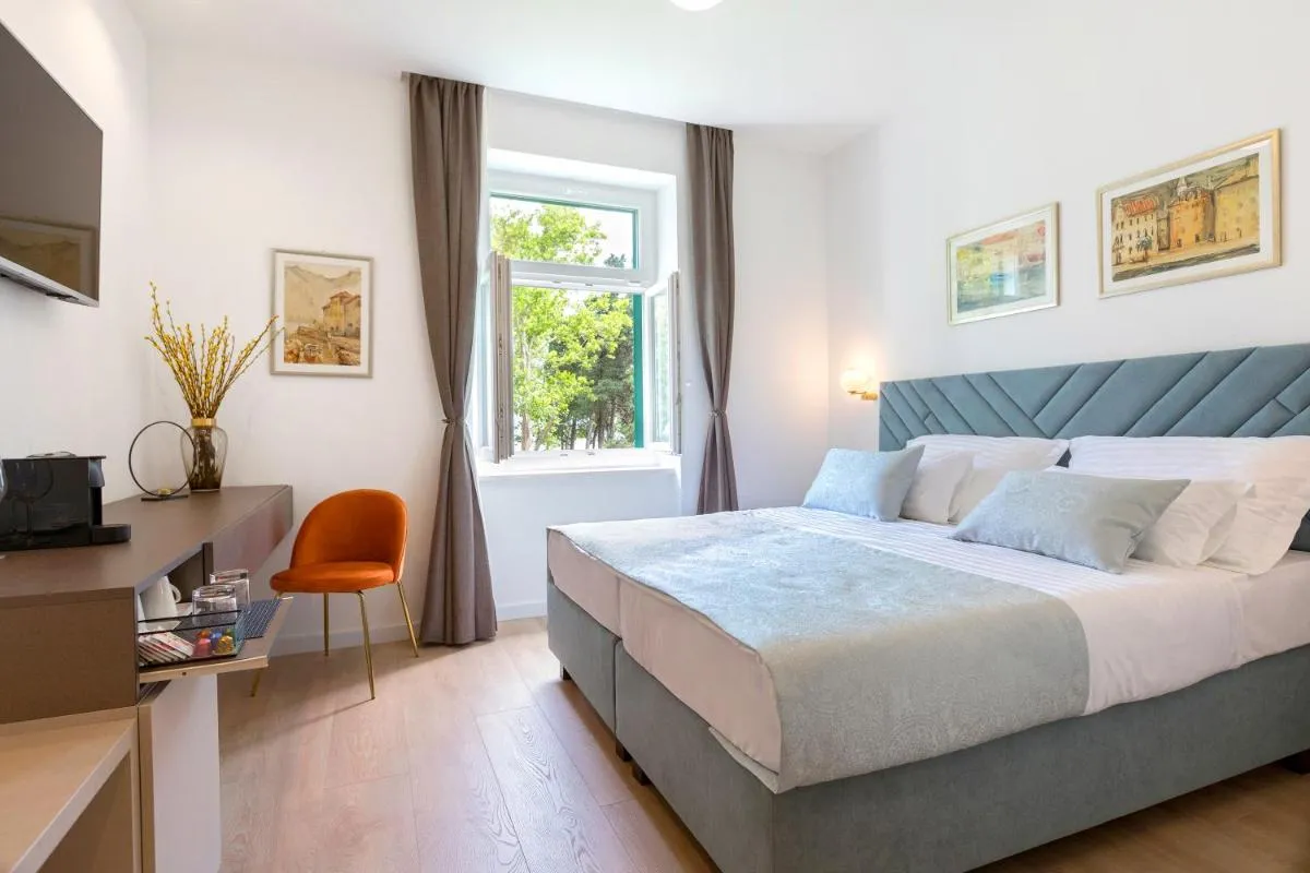 Image 5 of Green Park Luxury Rooms