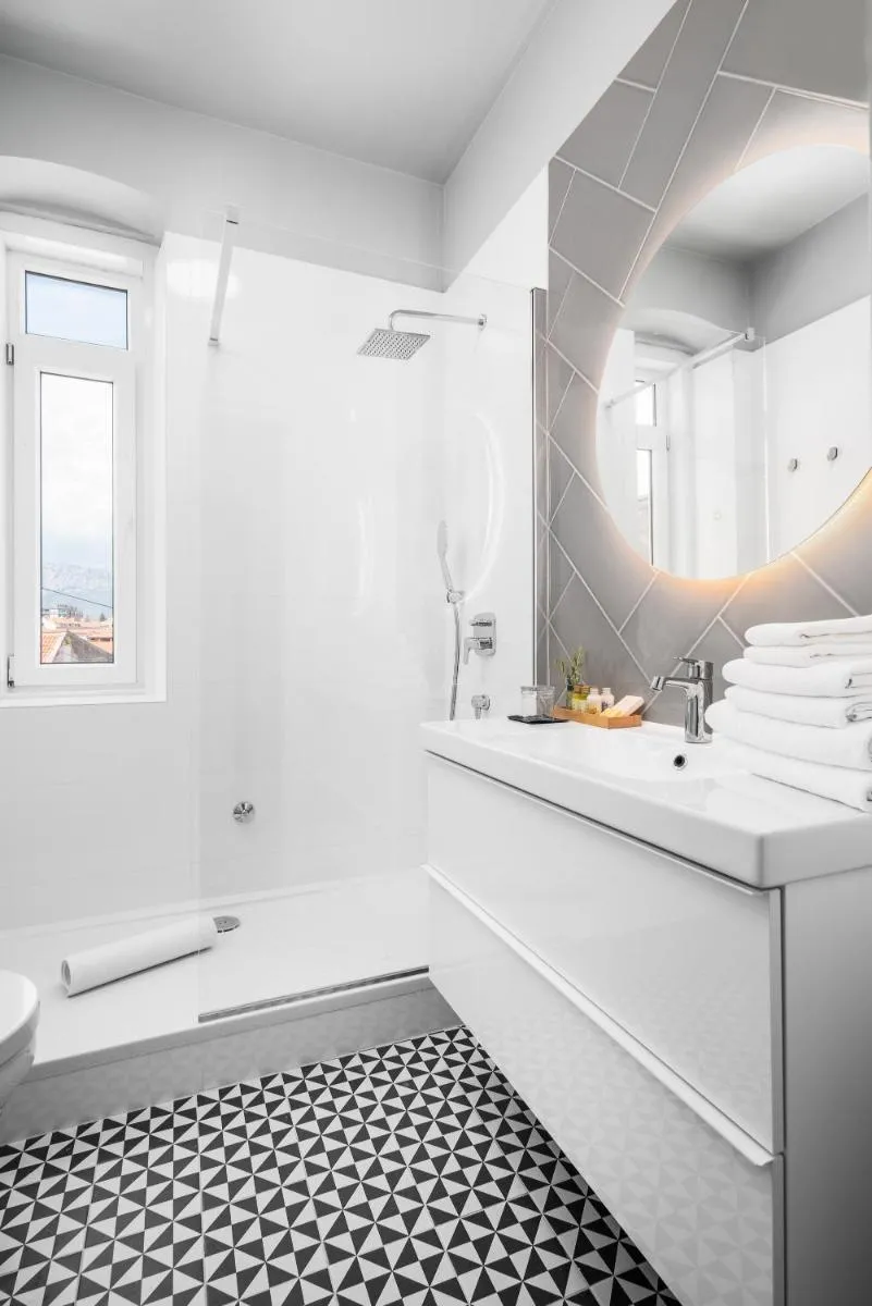 Image 6 of Grey Pearl Rooms