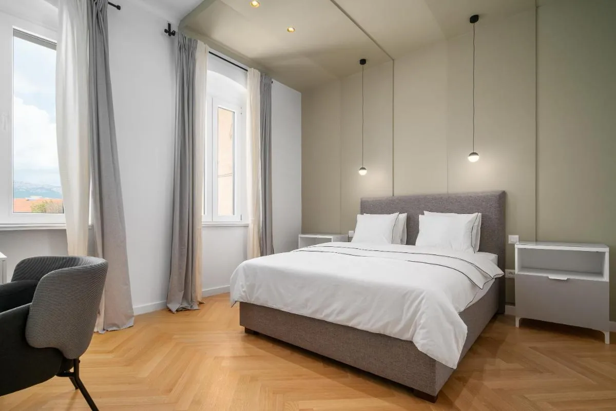 Image 5 of Grey Pearl Rooms