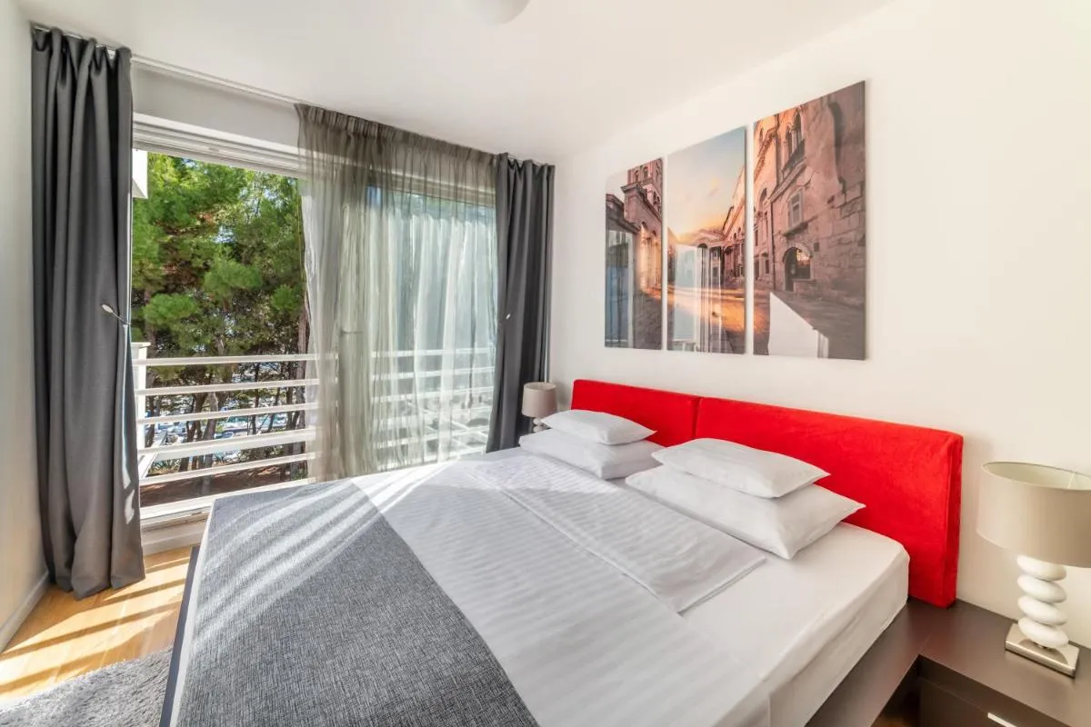 Image 1 of Hermosa Luxury Apartment