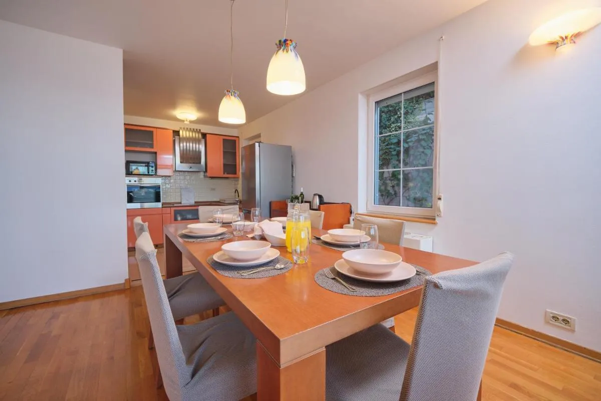 Image 2 of Holiday Seaview Apartment