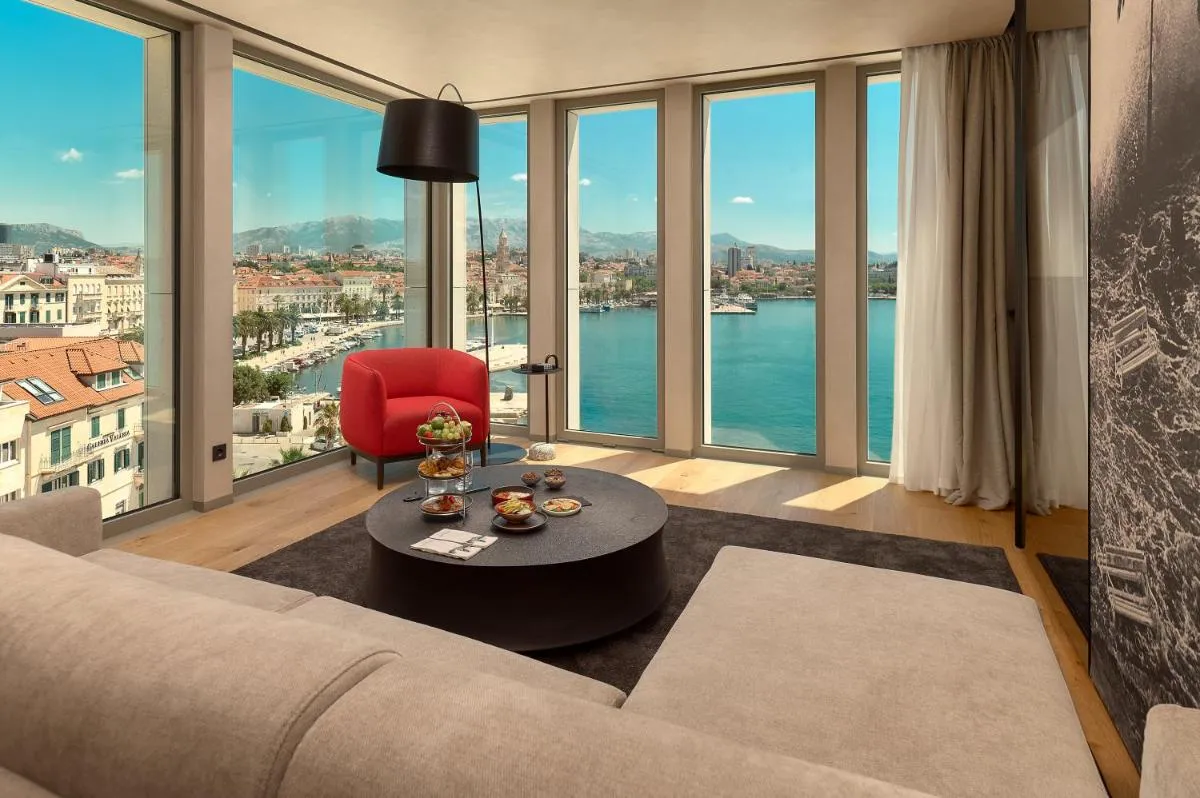 Image 4 of Hotel Ambasador