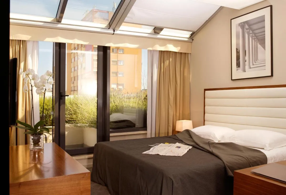 Image 1 of Hotel Atrium