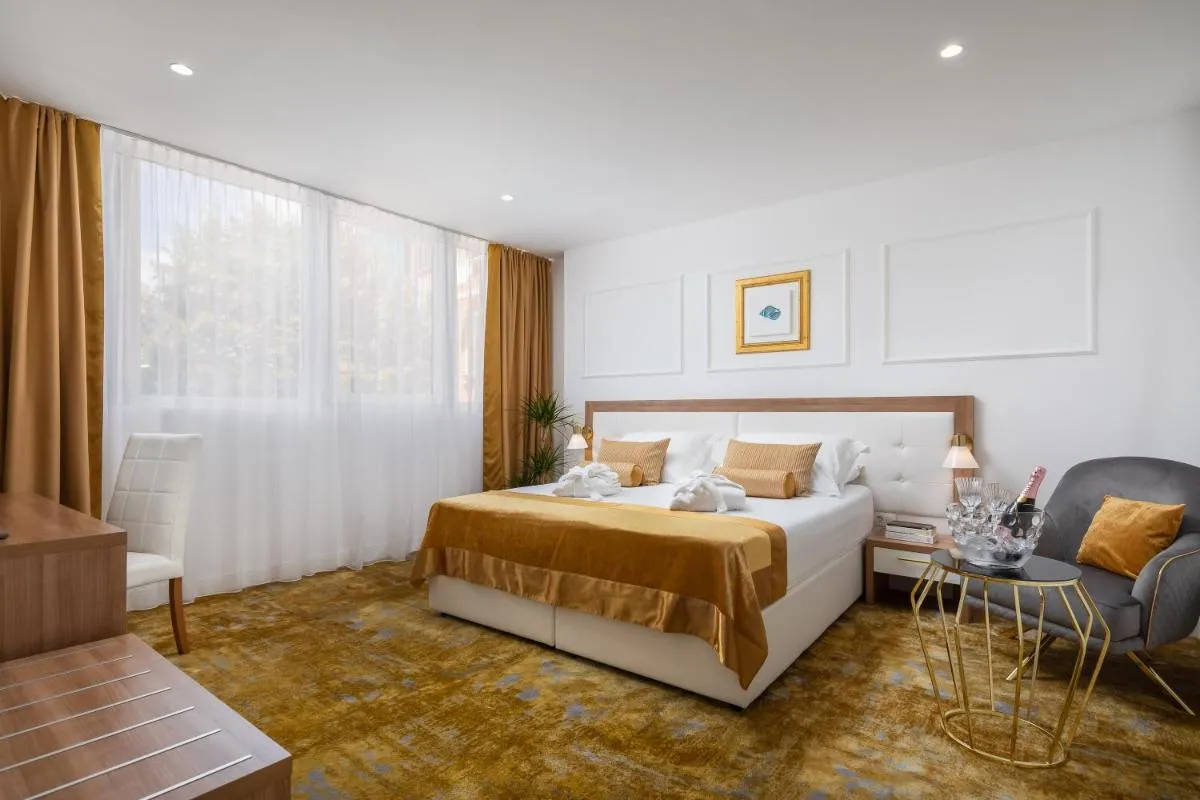 Image 4 of Hotel Corner
