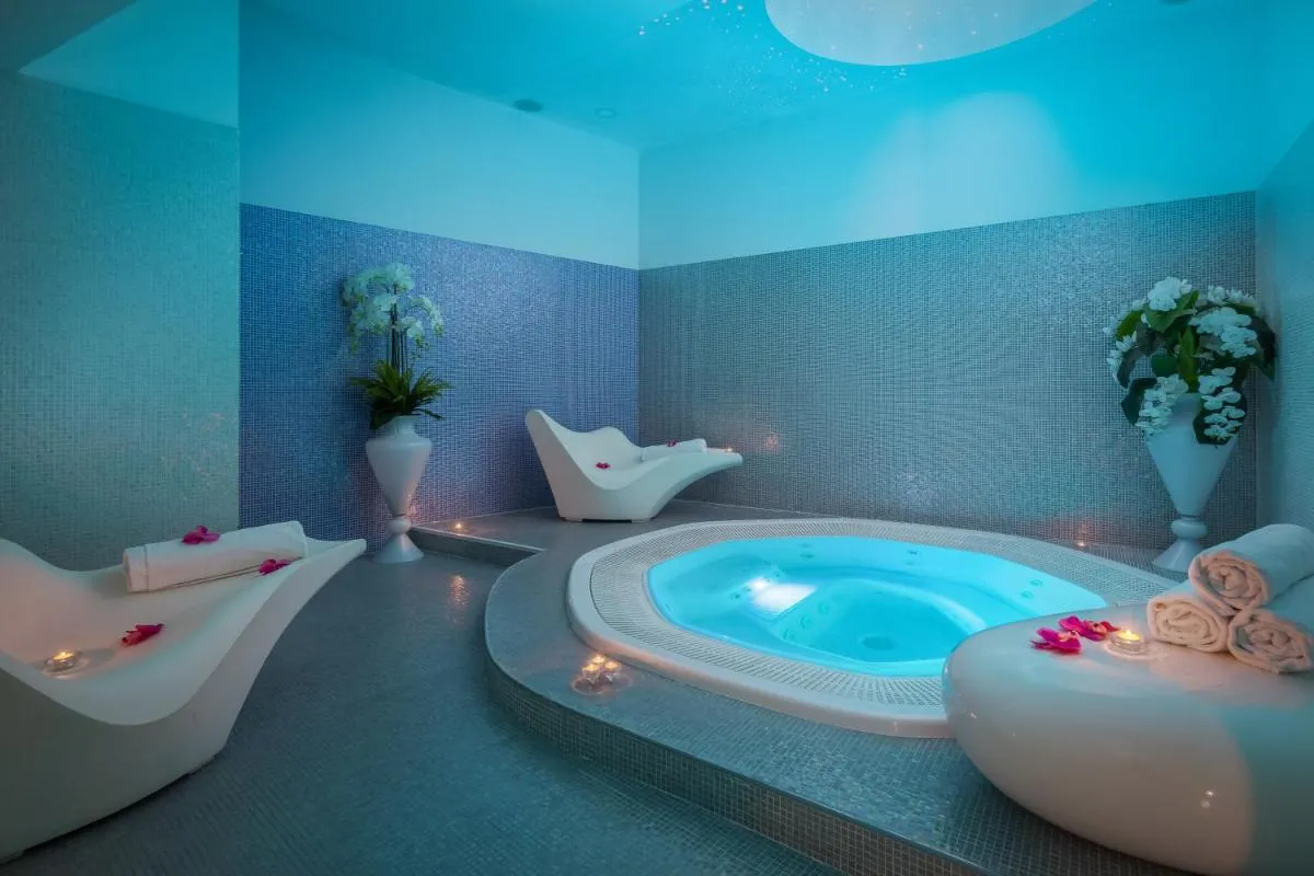 Image 1 of Hotel Luxe