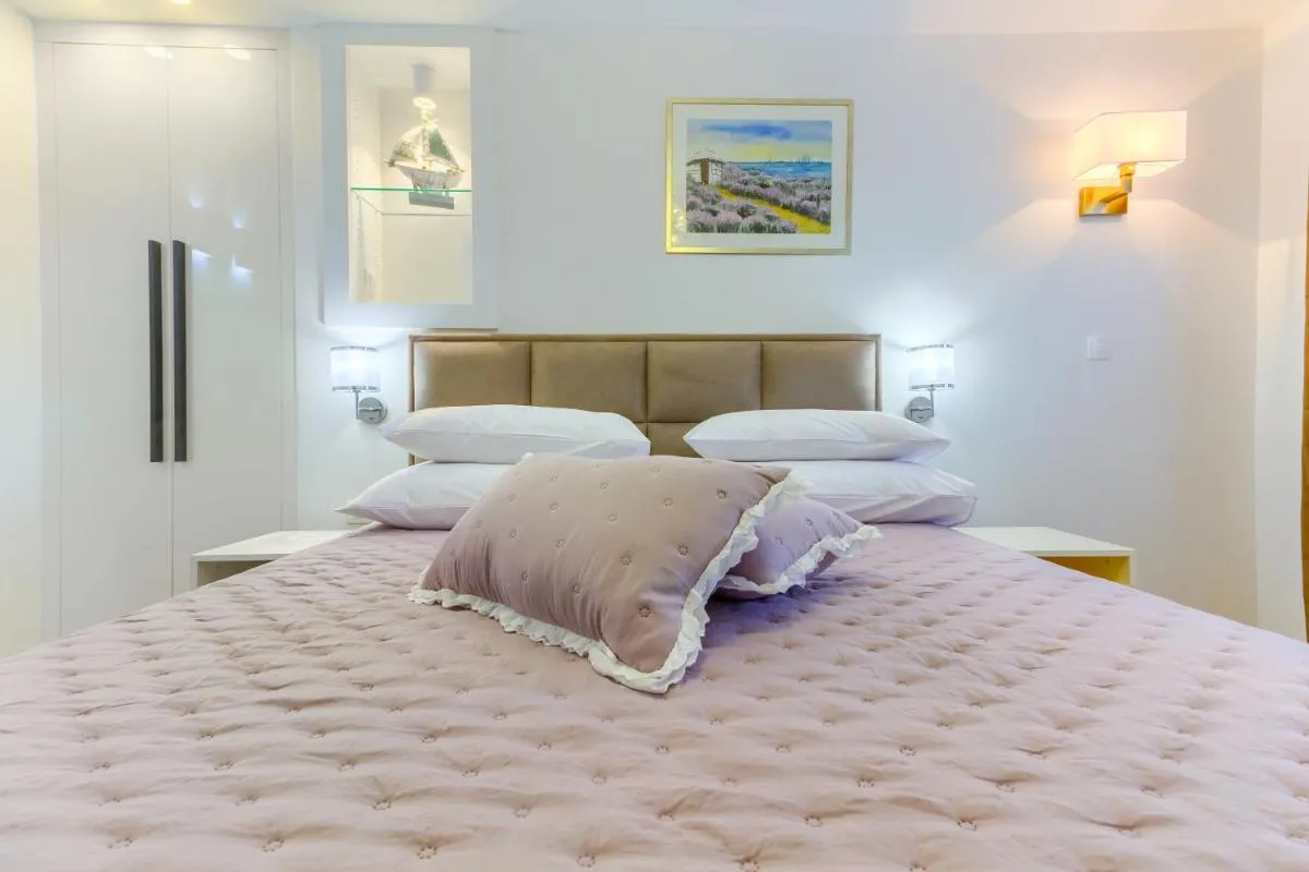 Image 4 of Irini Luxury Rooms