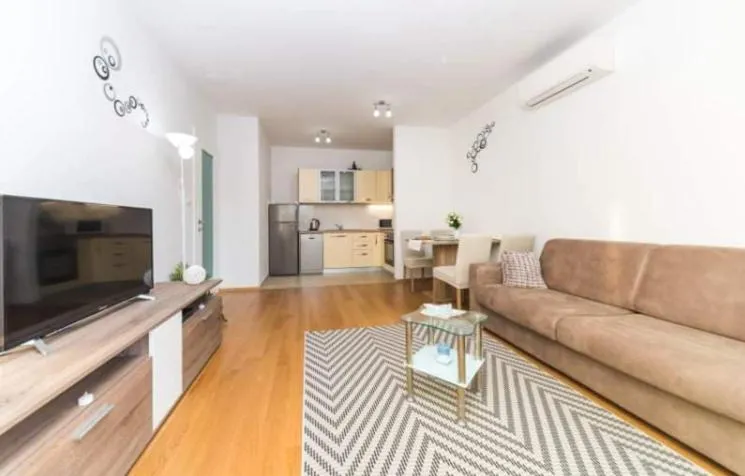 Image 3 of Iris apartment private parking