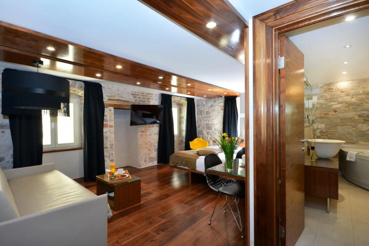 Image 1 of Jupiter Luxury Hotel