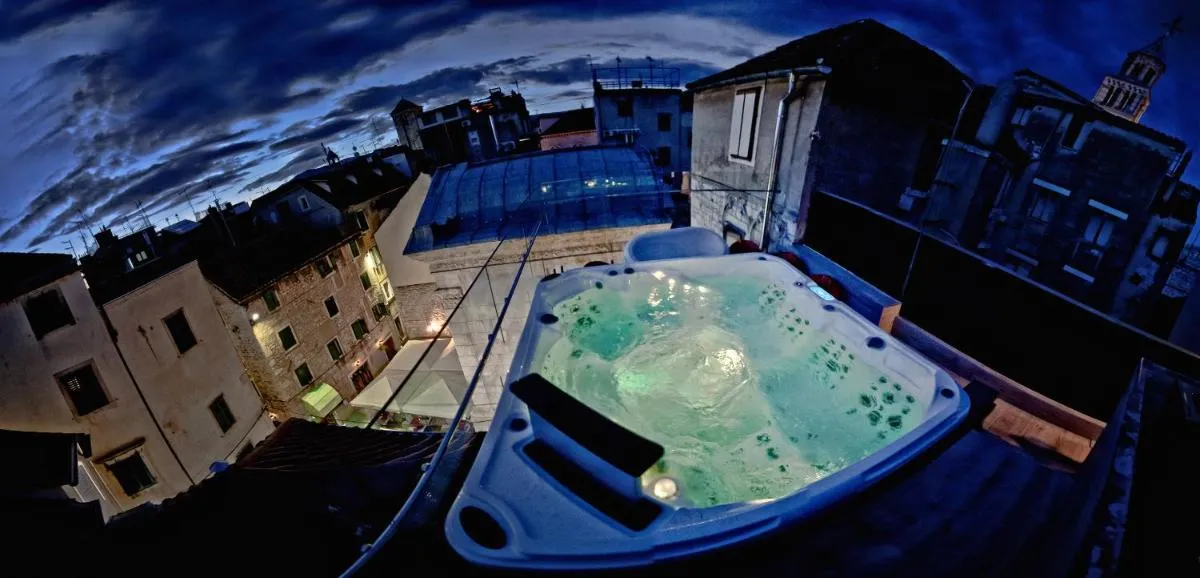 Image 5 of Jupiter Luxury Hotel