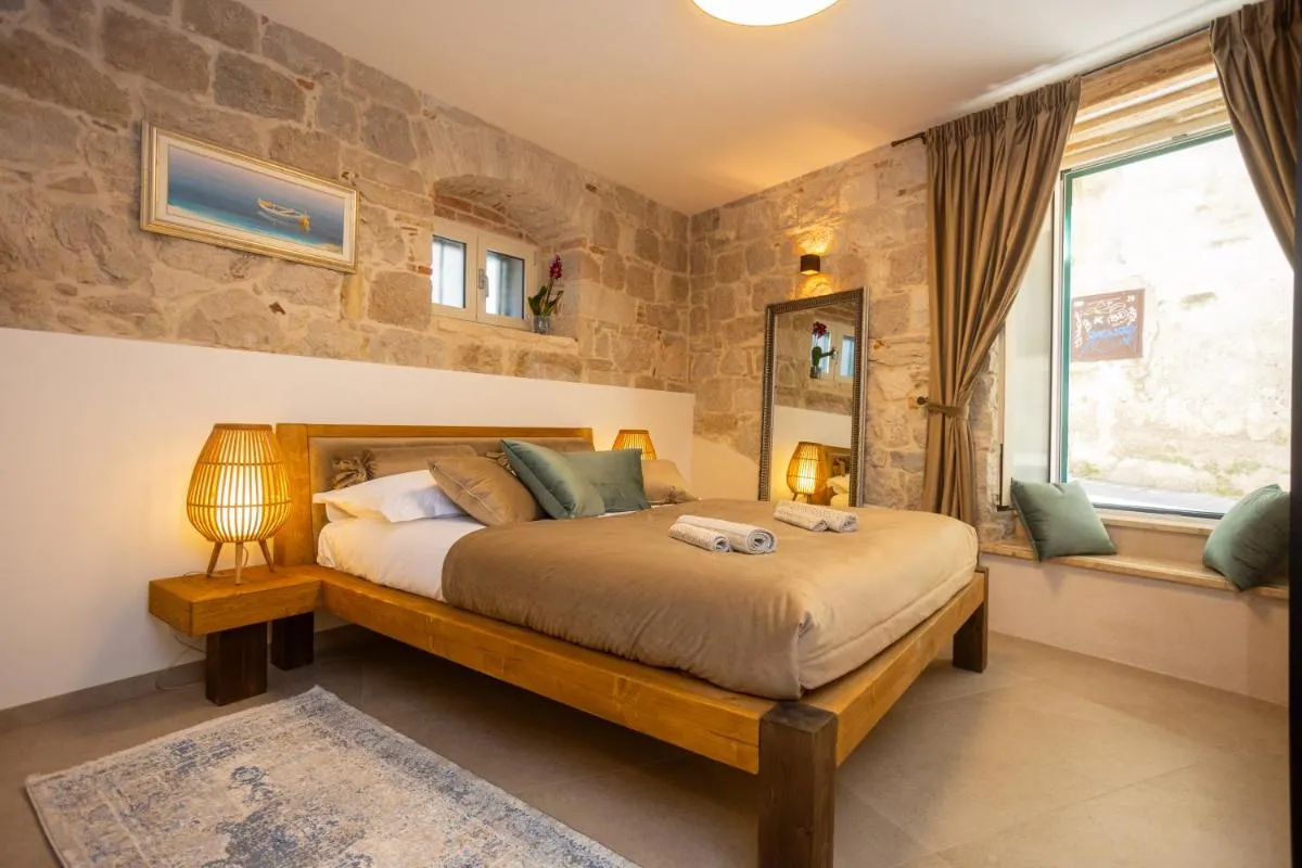 Image 1 of Kamarin Luxury Studio Apartment