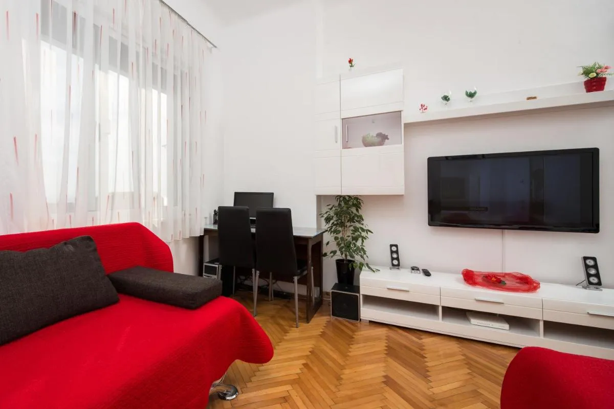 Image 4 of King’s view apartment