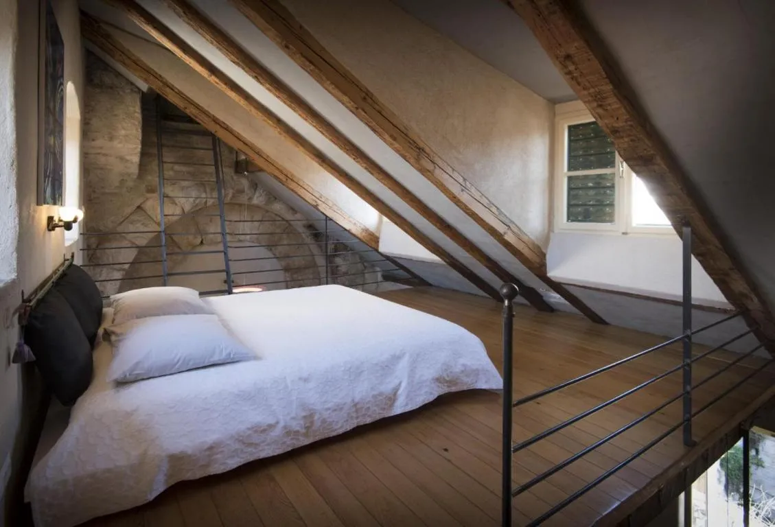 Image of La Divine- captured by history inside Palace loft
