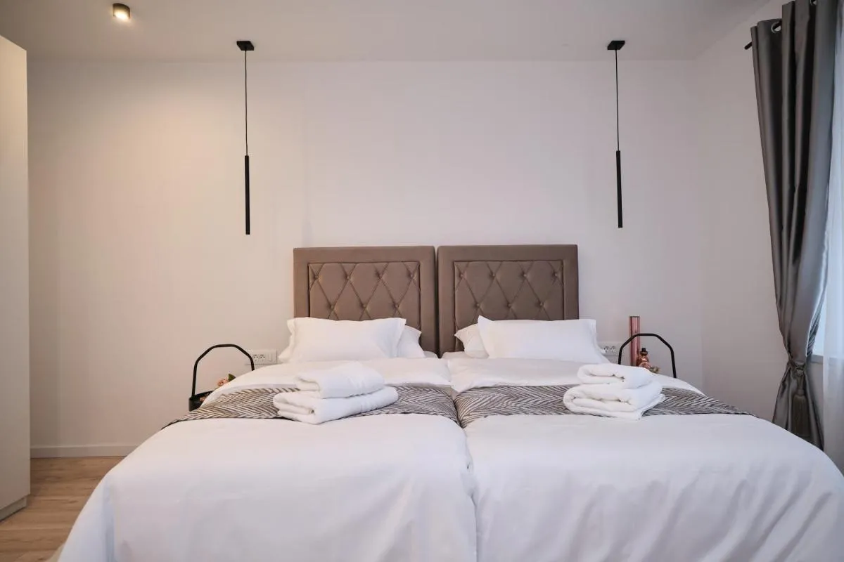 Image 2 of LaMer Luxury Suite